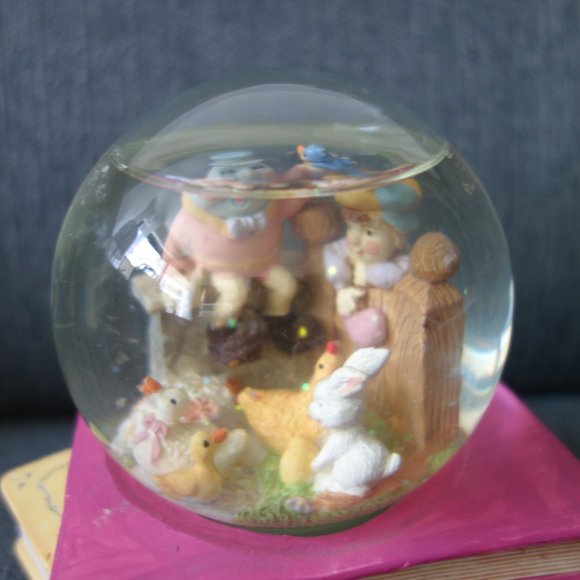 Nursery Rhyme Musical Snow Globe Mother Goose 3 Little Pigs Humpty Dumpty - Picture 9 of 15